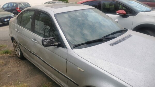 BMW 330i - immagine 2