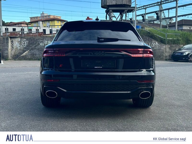 AUDI RSQ8 quattro tiptronic
