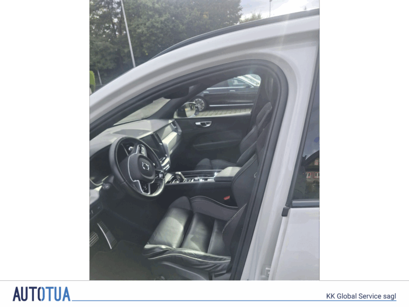 VOLVO XC60 B5 Benzin Mild Hybrid AWD R-Design Geartronic