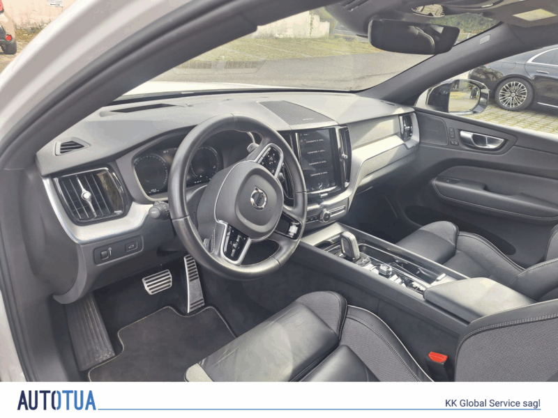 VOLVO XC60 B5 Benzin Mild Hybrid AWD R-Design Geartronic